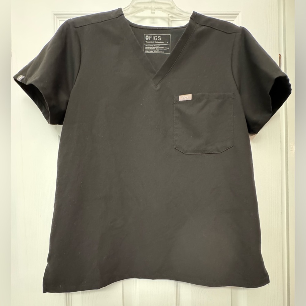 Women’s Figs Black Scrub Top SZ Medium